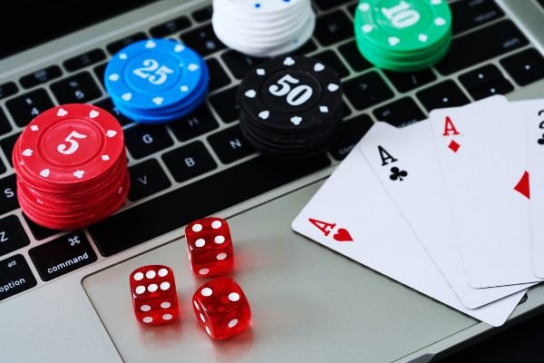 Baccarat Live Dealer ဂိမ်းကစားနေသောမြင်ကွင်း